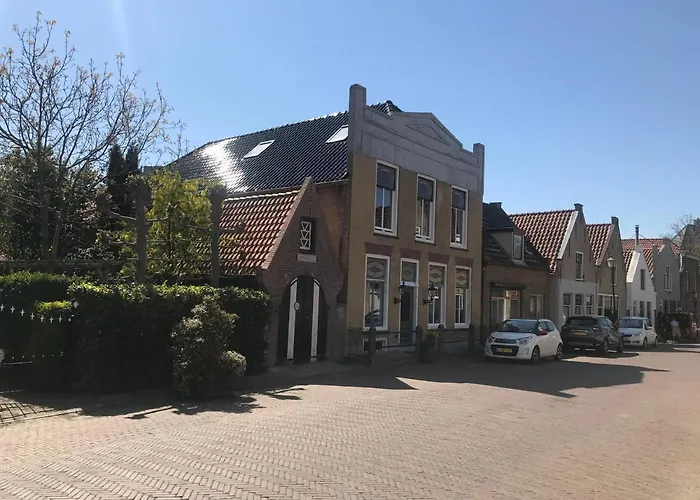 B&B Logeren Bij De Burgemeester Stad aan 't Haringvliet photo