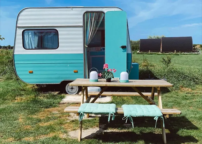 Het Caravannetje B&B - Retro Glamping Leidschendam photo